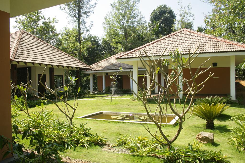 The Windflower Resort & Spa, Vythiri Wayanad Buitenkant foto