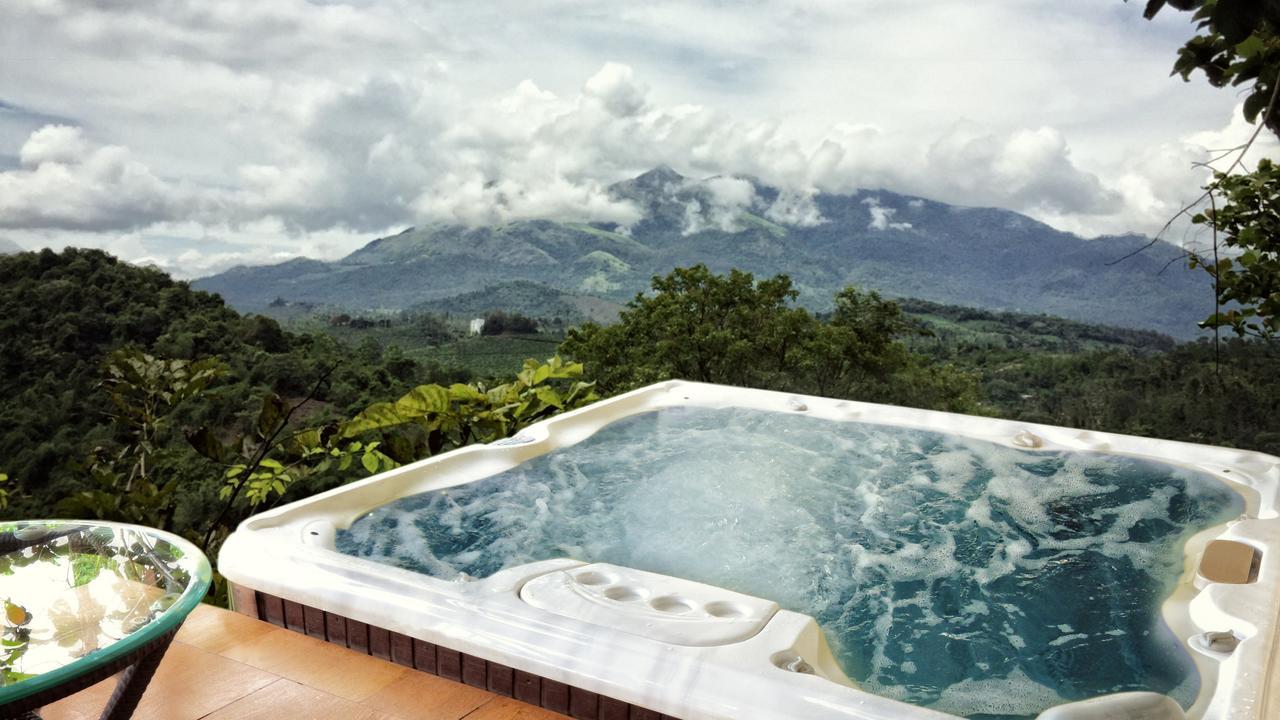 The Windflower Resort & Spa, Vythiri Wayanad Buitenkant foto